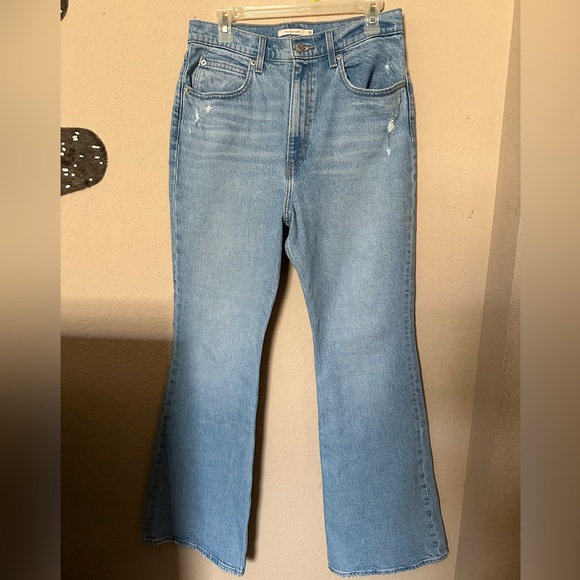 Levi’s Flare Jean - Picture 8 of 11